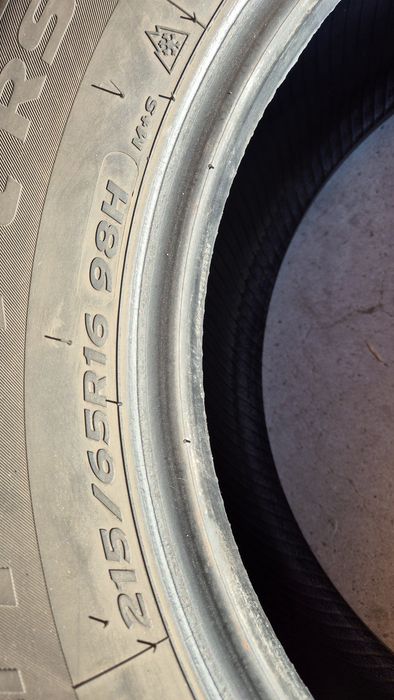 Vand set 4 cauciucuri de iarna Hankook 215/65 R16 pret 250 Ron toate 4