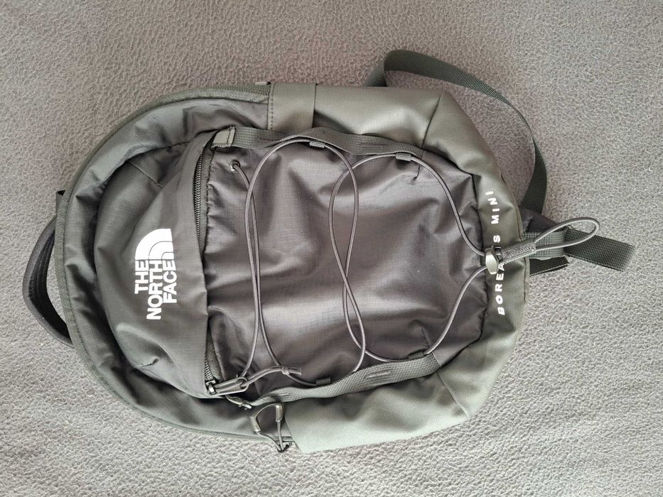 Vand rucsac Northface Borealis Mini negru - stare foarte buna