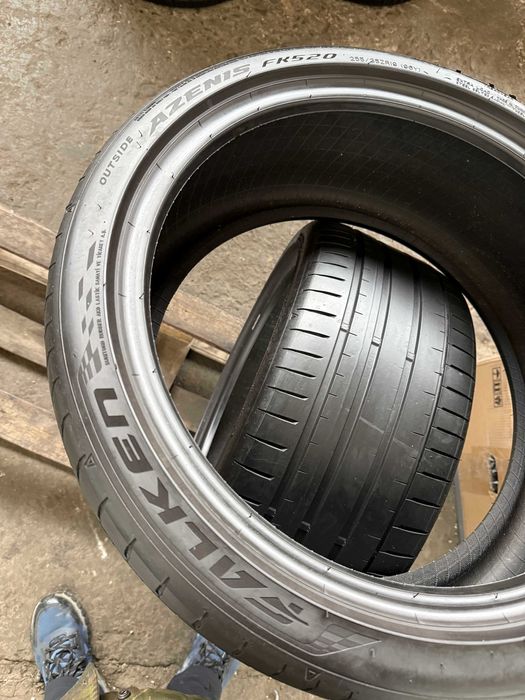 2x Anvelope Vara 255/35 R19 - Falken Azenis FK520
