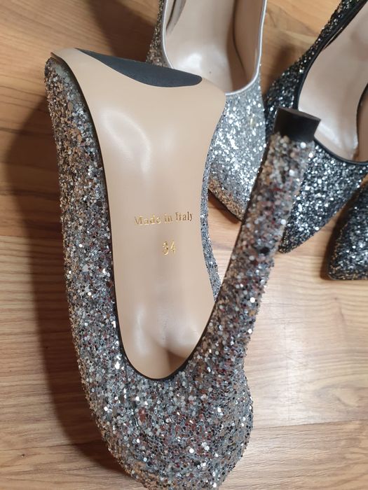 Pantofi cu toc marimea 34 si 35