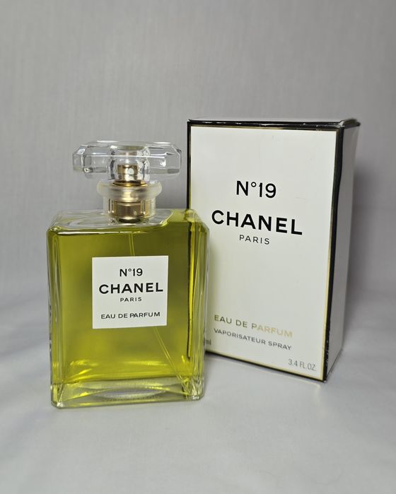 Chanel Nº19 Eau de Parfum