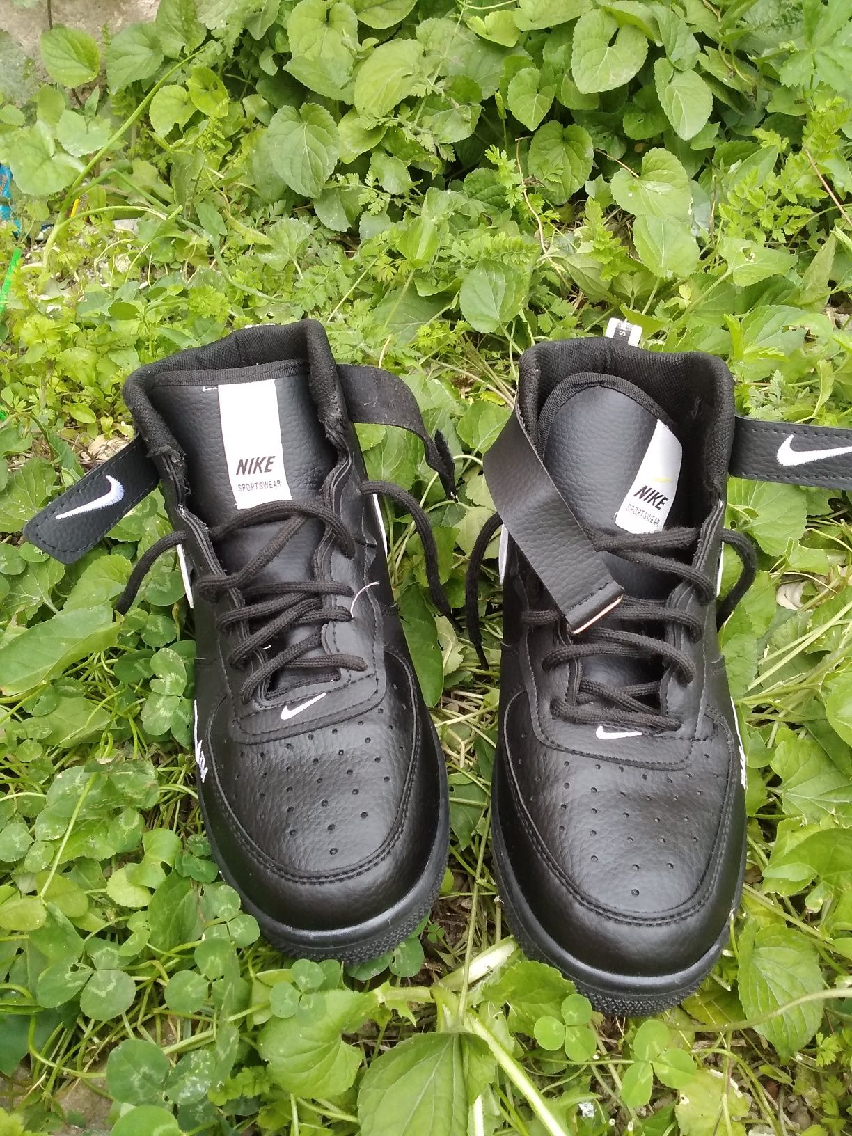 Обувки NIKE НОВИ !!!