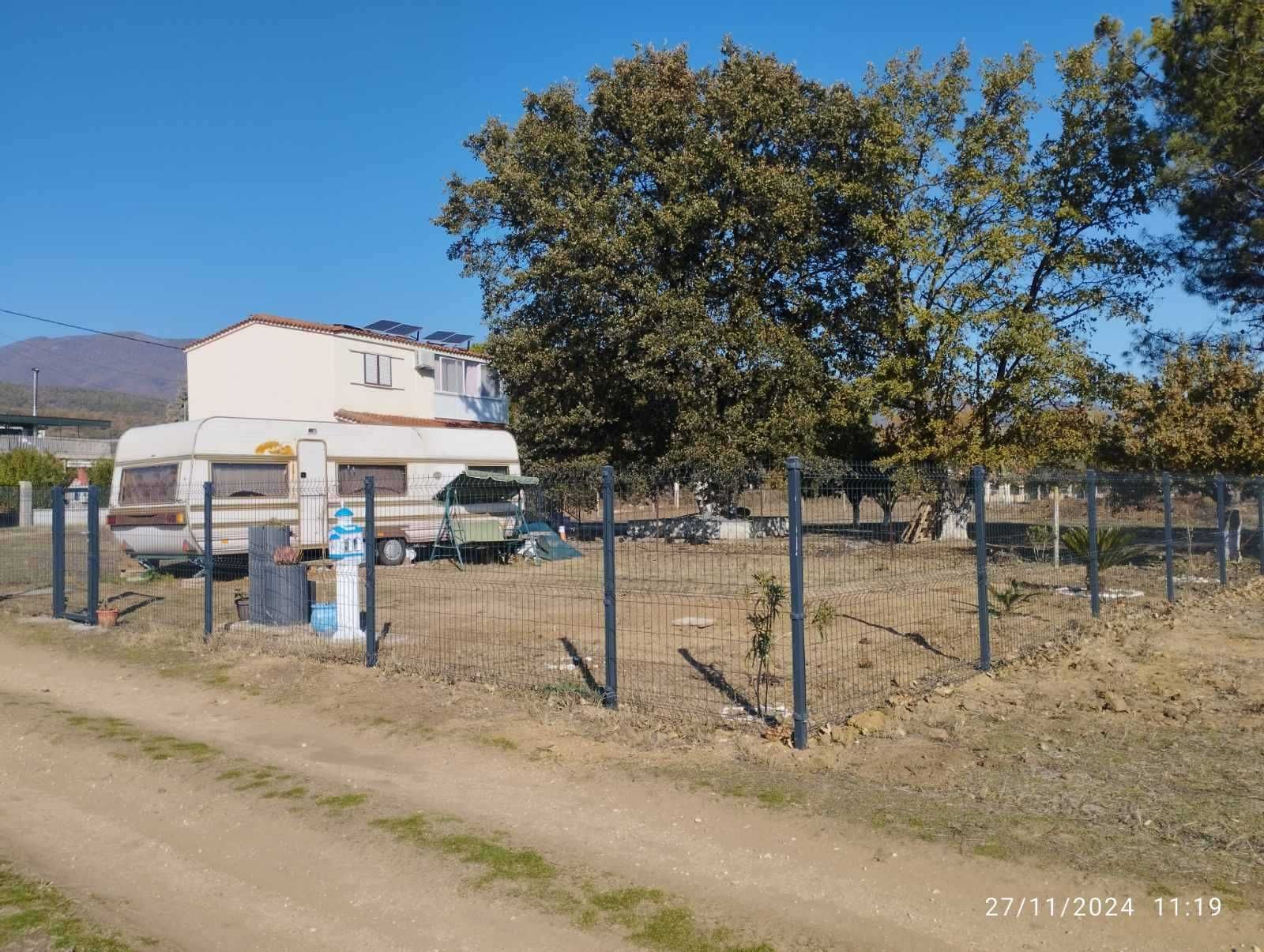 Продава се заграден имот с вода с площ 200 м2 в Неа Врасна, Гърция