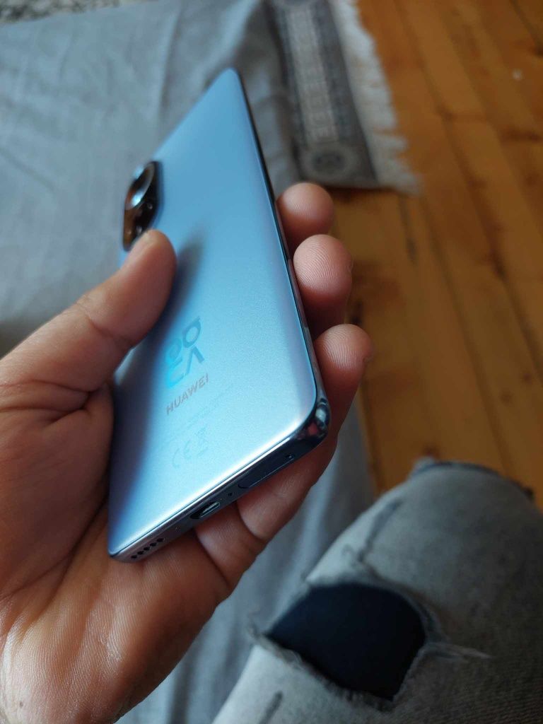 Huawei nova 9 много запазен