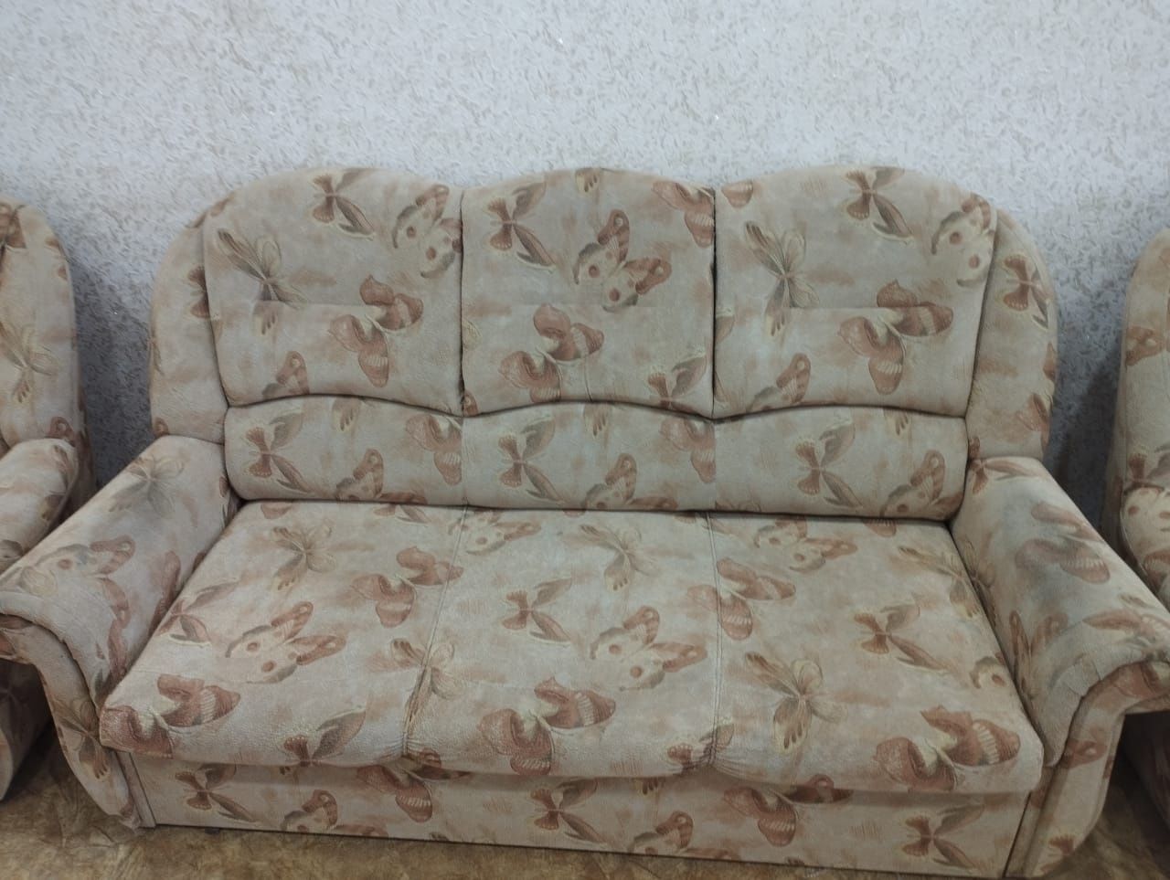 Продам торг диван +2 кресла