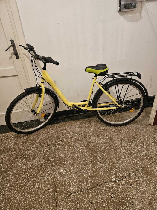 Bicicleta cu viteze vand doua sunt la fel