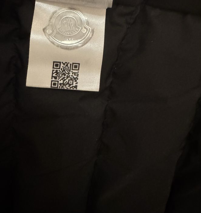 Моncler яке размер S с NFC