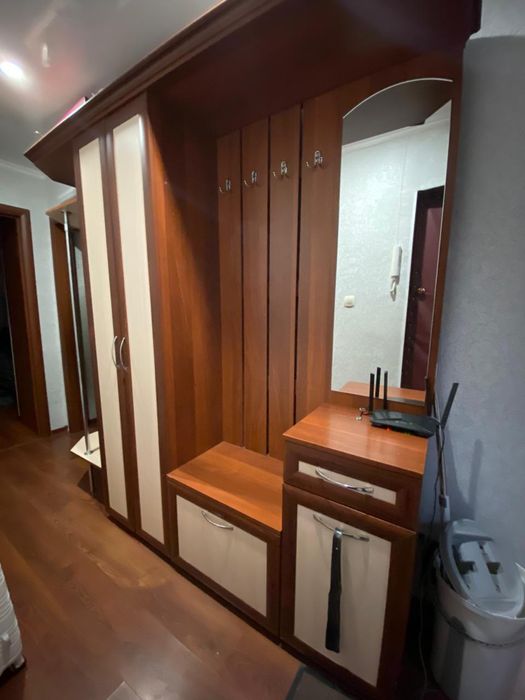 Продам прихожую 2,8 м