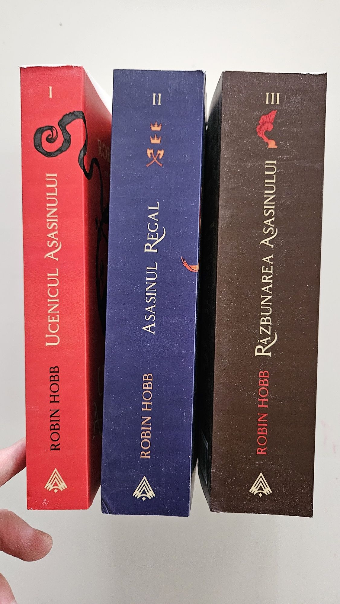 Vand Trilogia farseer de Robin hobb
