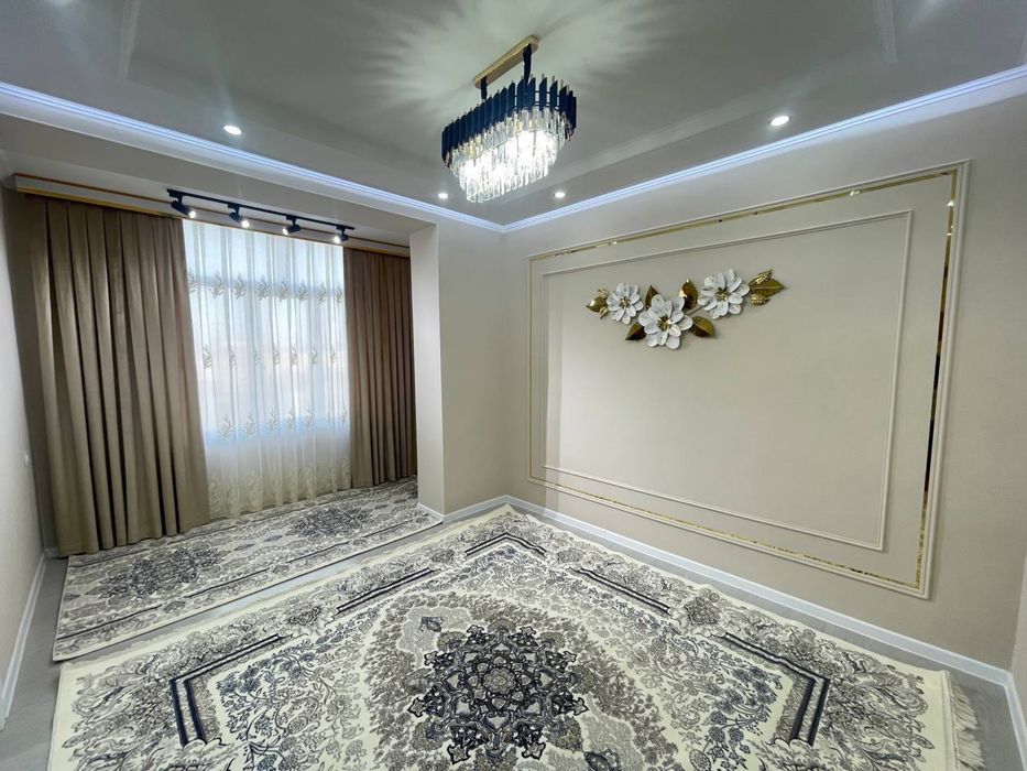 Проодается квартира. Вокзал. 4х комнатная студия.