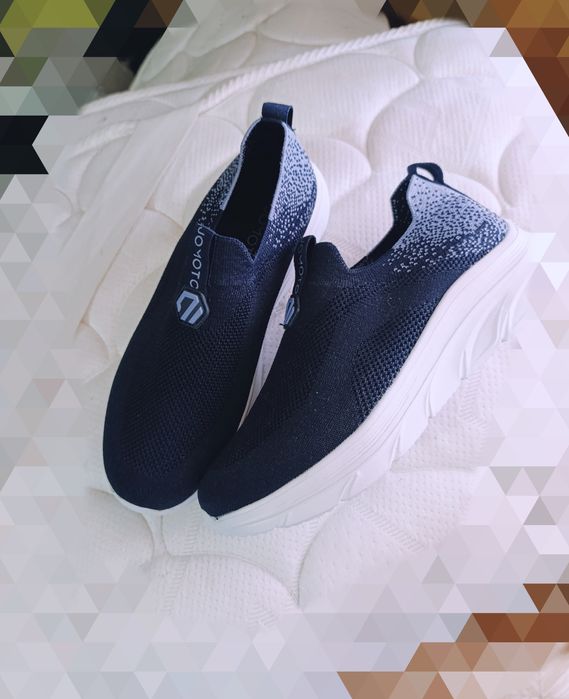 Кроссовки новые 37р