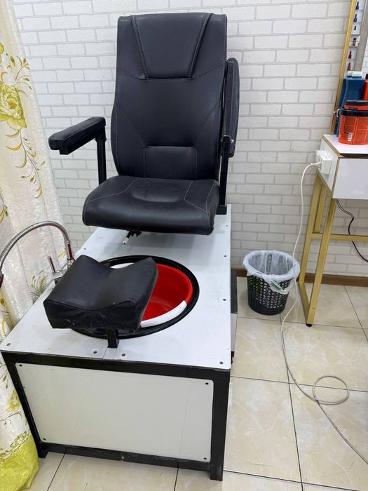 Manikyur kreslosi sotiladi