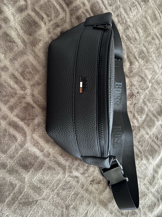 Мъжки чанти Louis vuitton, Tommy Hilfiger, Boss