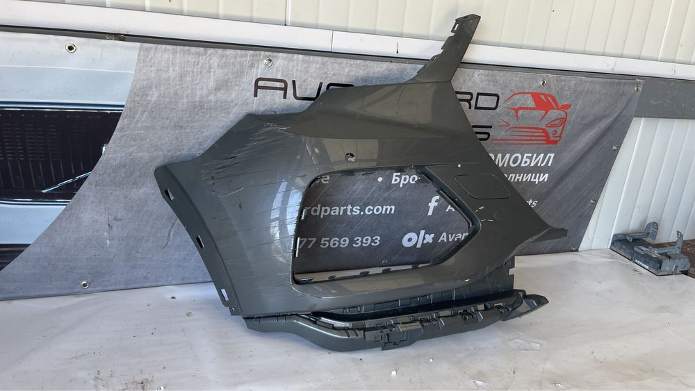 Дясна част броня за халоген Audi Q3 2018-