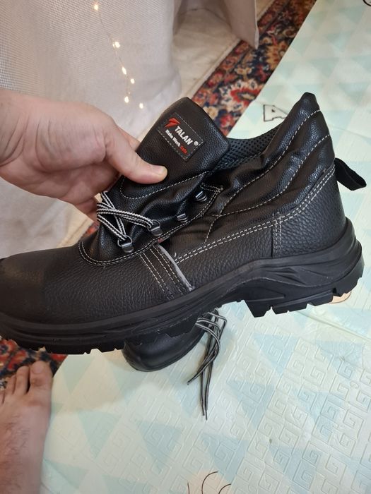 Продам рабочие ботинки