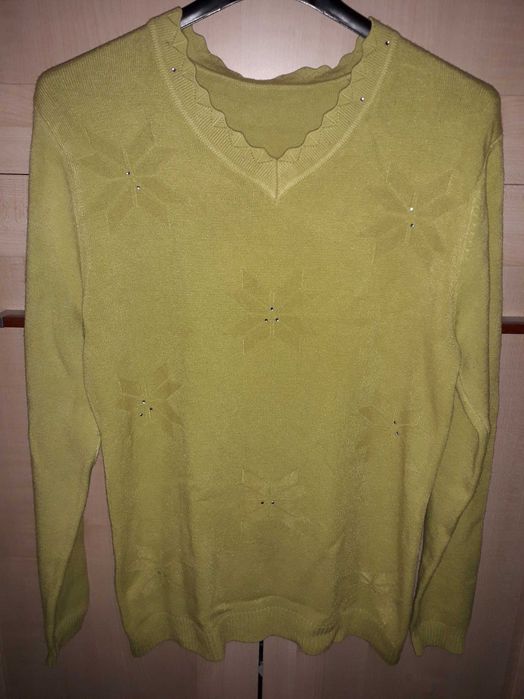 Дамска блуза с бляскави камъчета