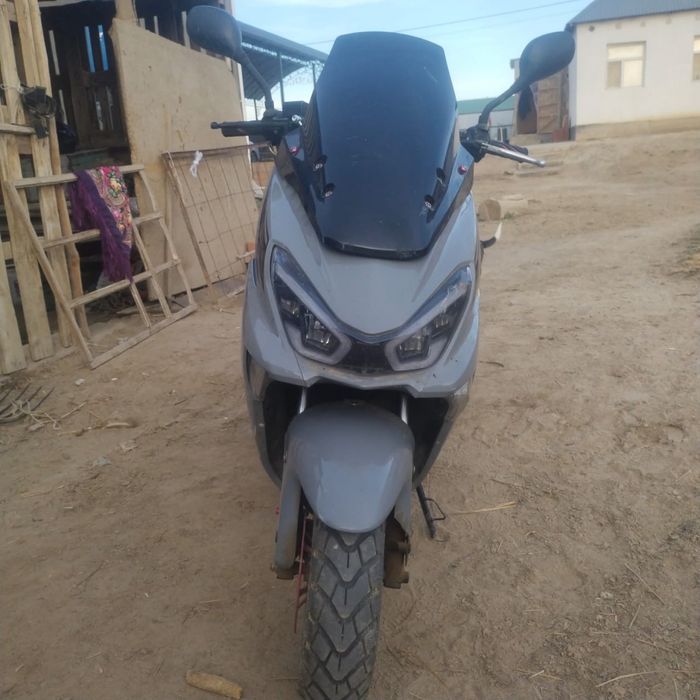 Мопед скутер 150 куб