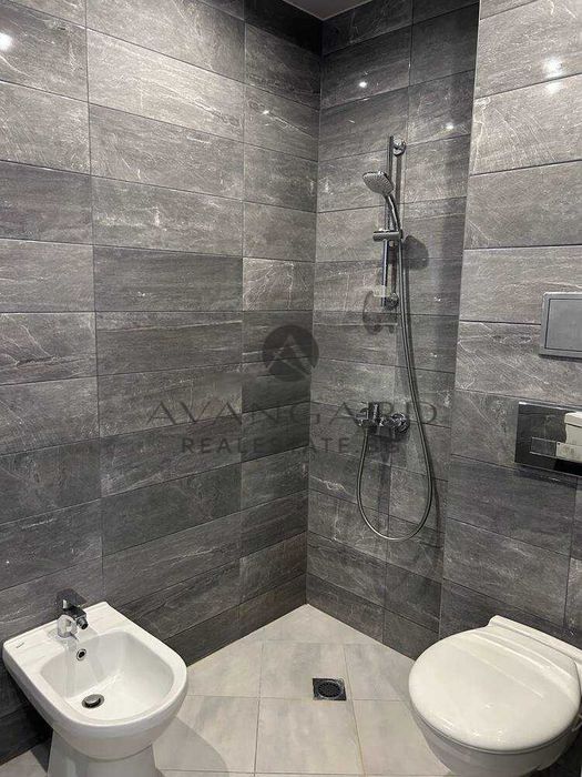 Продава се Тристаен апартамент в Пловдив, Тракия - 120 кв.м за 2508 €/кв.м - Снимка #9