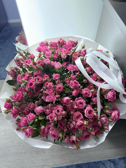 Кустовые розовый свежий букет