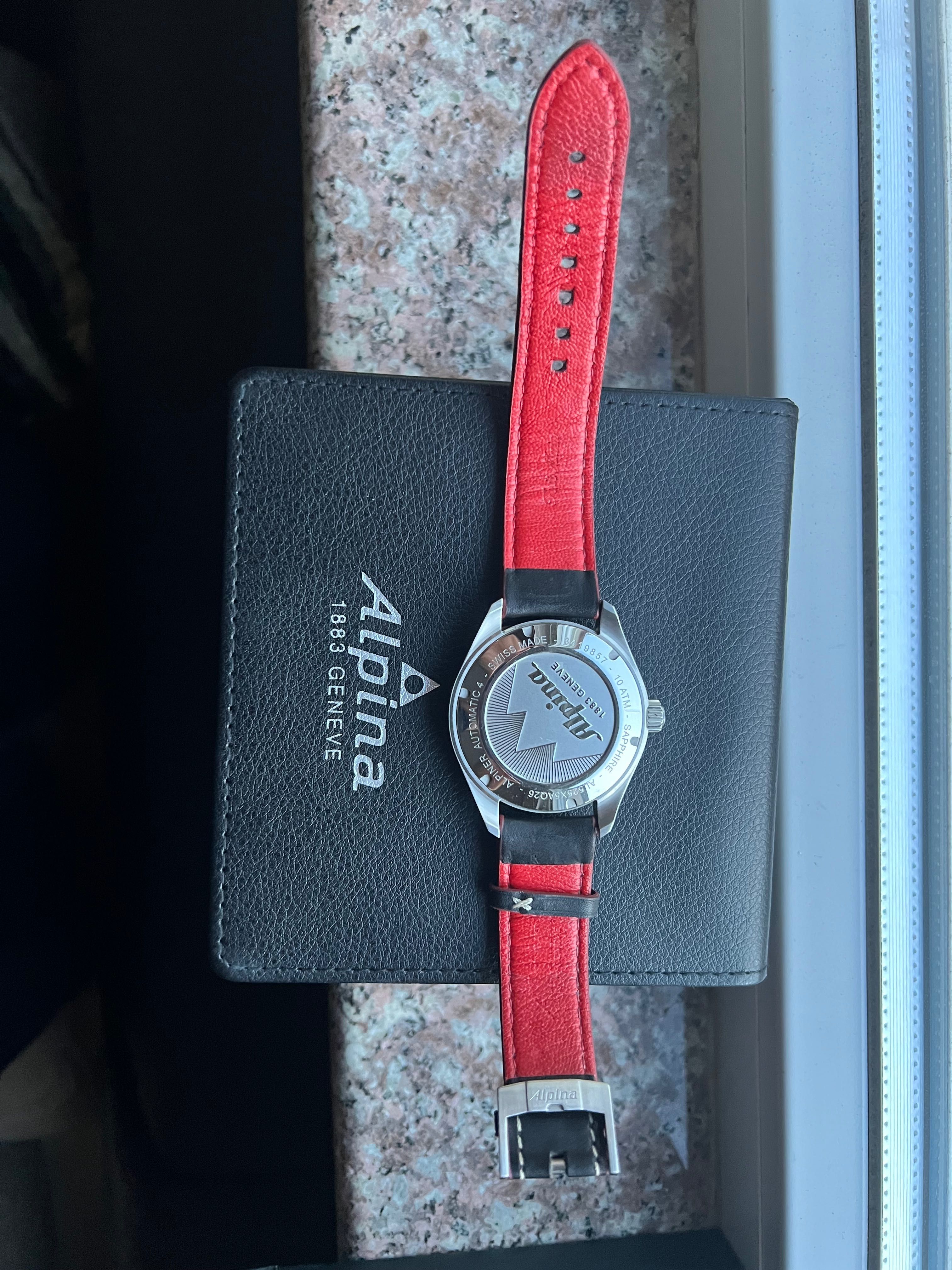 Alpina Alpiner 4 Automatic швейцарски часовник