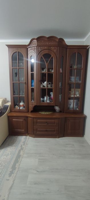 Продам сервант горка