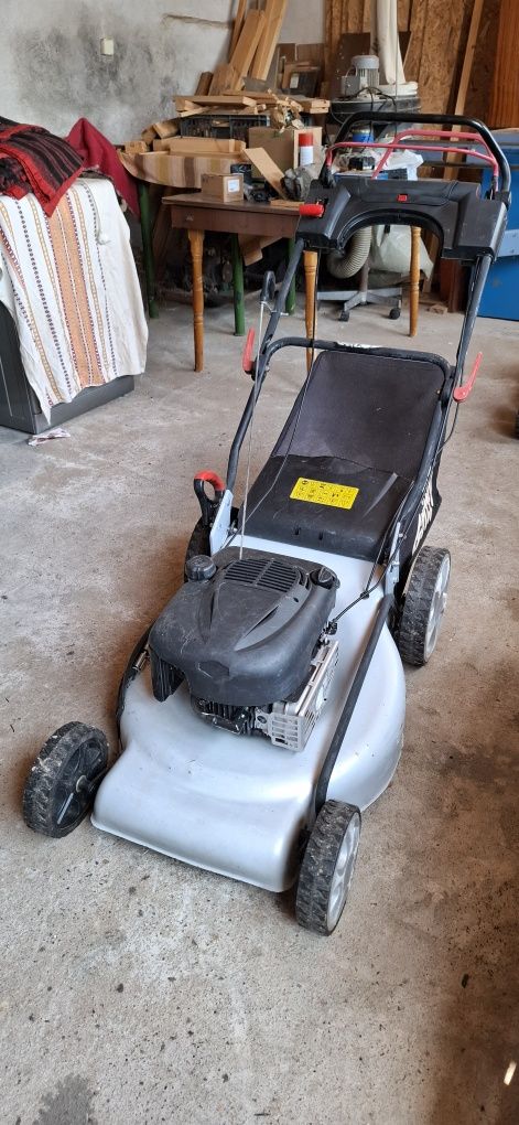 Продавам косачка  bring  stratton 190 cc