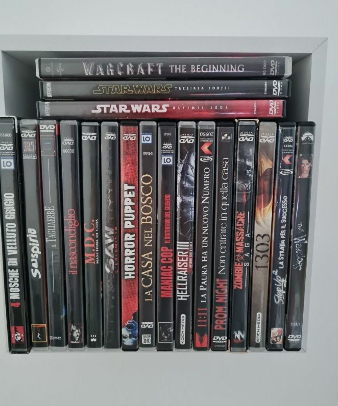 Colecție Dvd player Sony ca nou impecabil și 12 filme