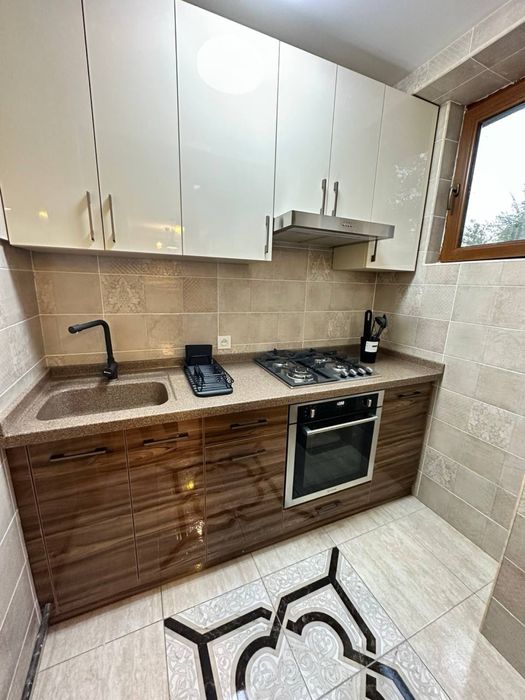 Сдается 4х комнатная квартира на ц1!!!