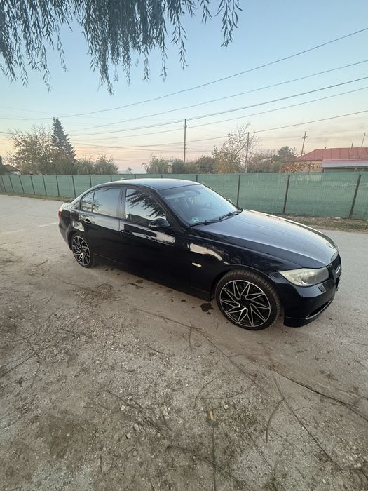 BMW E90 320d 177cp*CarPlay*DPF ACTIV*KEY LESS GO/Entry**Buton START