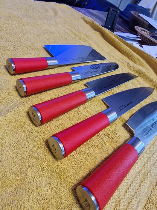 F.Dick. Vând un superb set de cuțite .