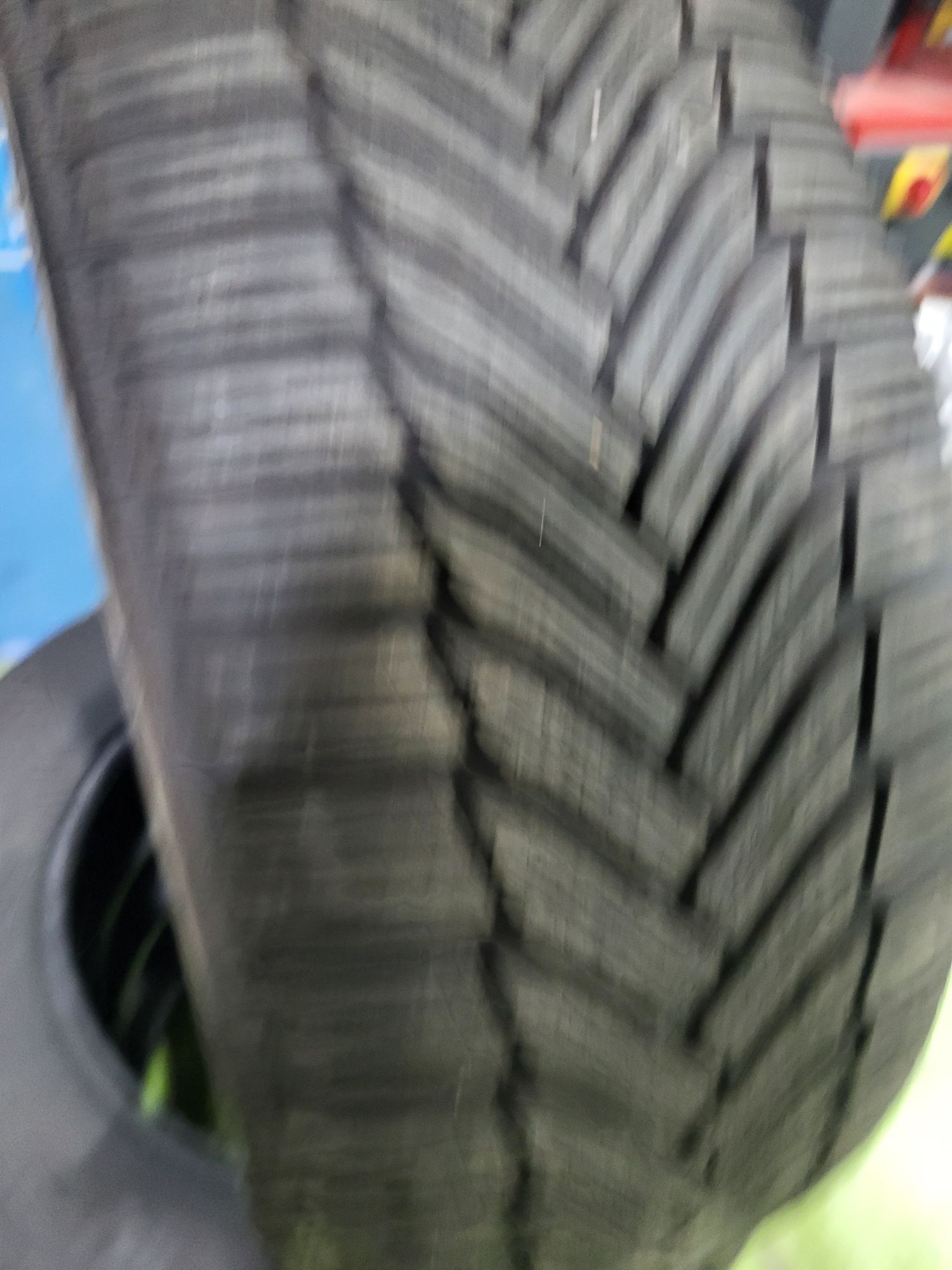 3 бр зимни 215/60/16 Michelin