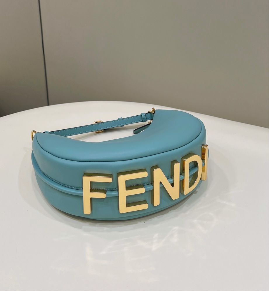Geanta Fendi model Fendigraphy