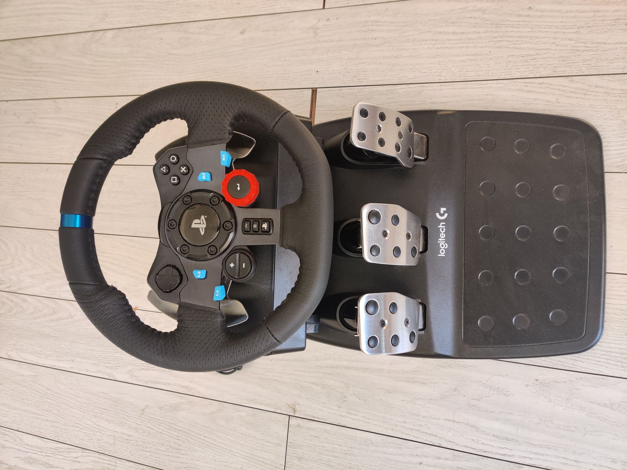Logitech G29 волан с педали  за  PC/PS4/PS5 – Като нов, с гаранция