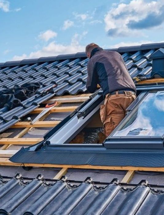 Executam acoperisur tigla metalica și ceramica dulgheri si mansardari