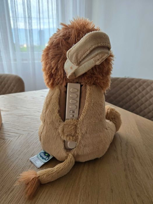 Музикална плюшена играчка Cloud B Smart Sensor Лъвчето Louis