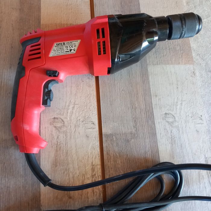 Vând bormasina cu percutie