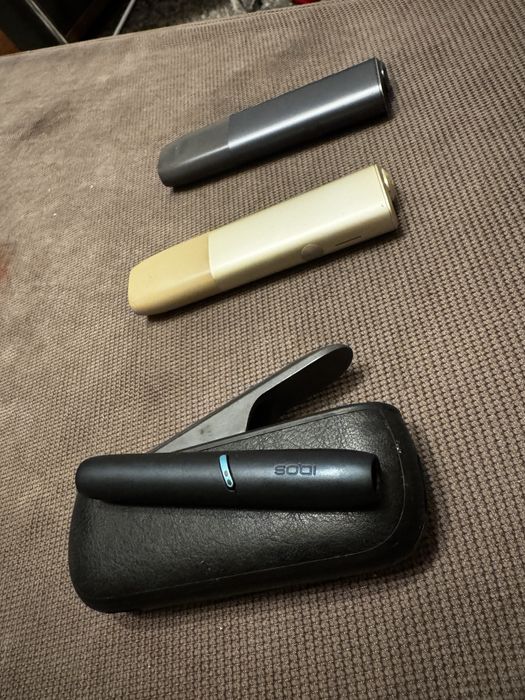 Vand 4 iqos-uri in perfecta stare de functionare