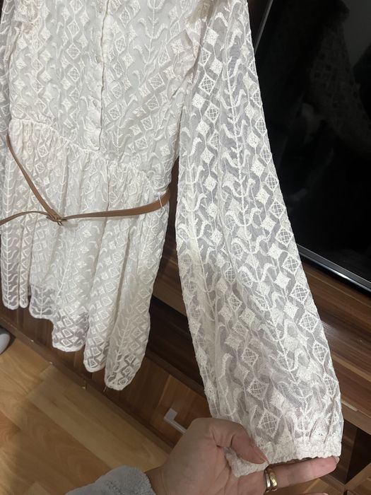 Детска дантелена рокличка на zara