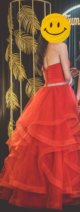 Продавам бална рокля