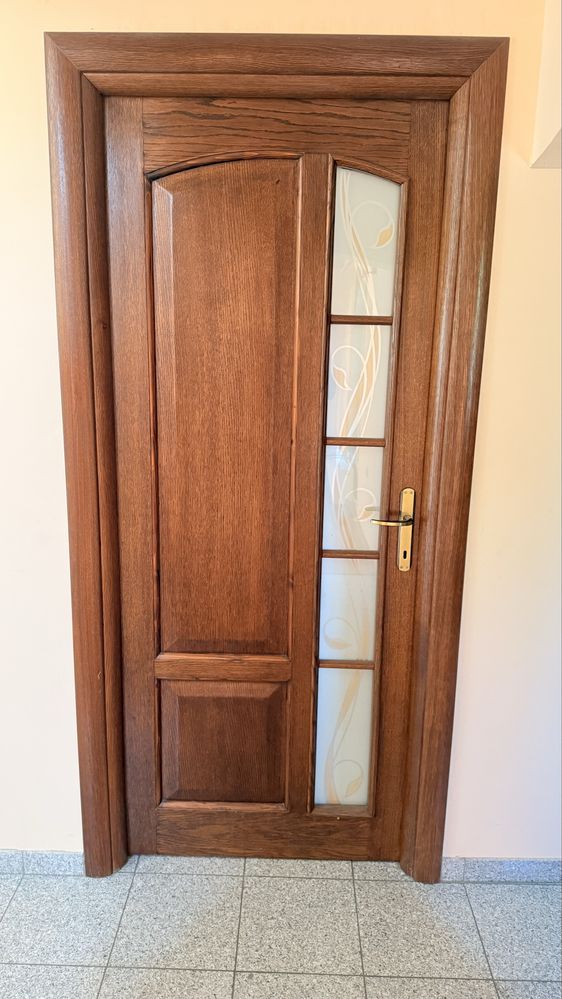 Uși interior din lemn masiv cu geam
