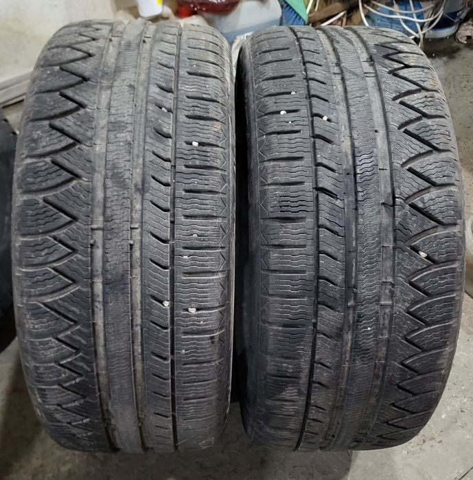 2 Зимни гуми Michelin 235/45/17-60 лева