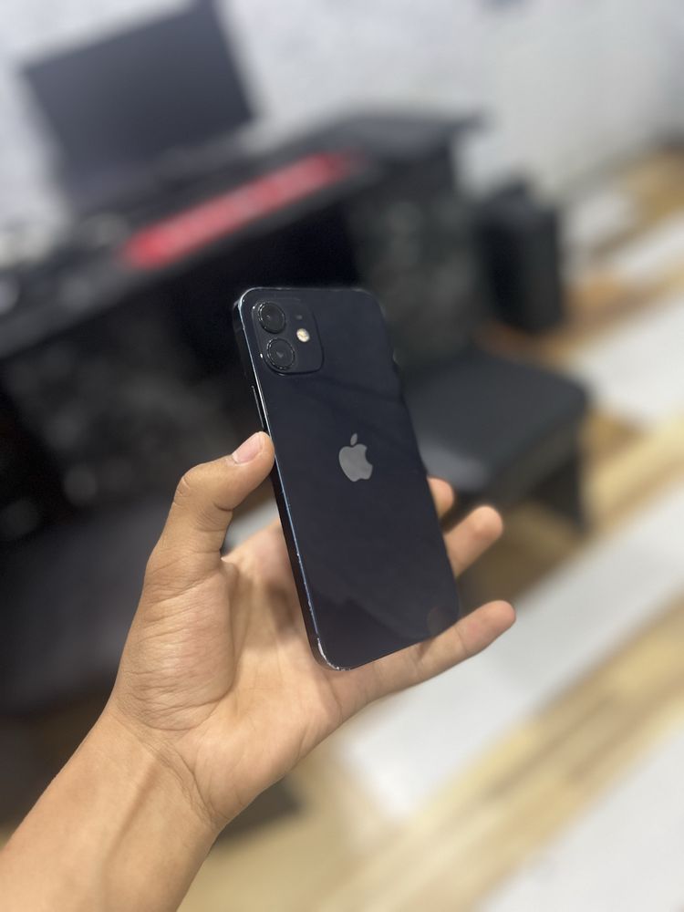 iPhone 12 64gb.