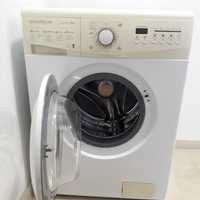 Работеща пералня малко използвана размери в80 ш60 д46 лично предаване