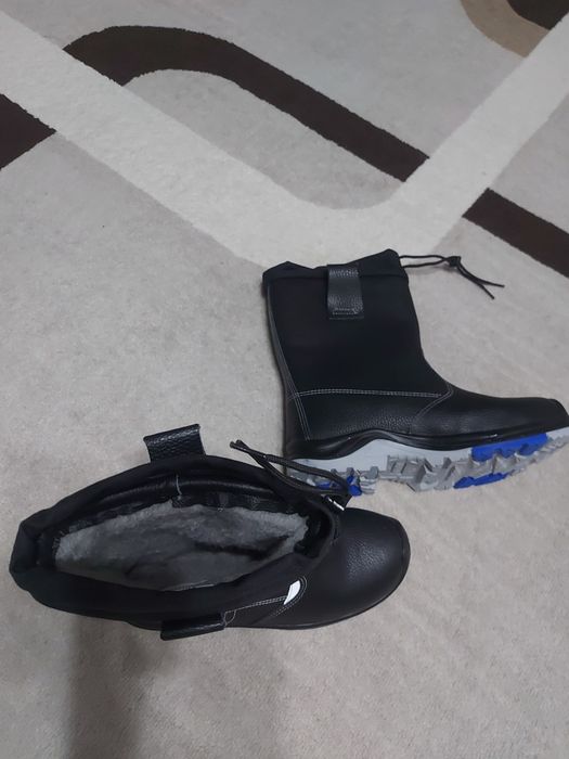 Продам спец обувь