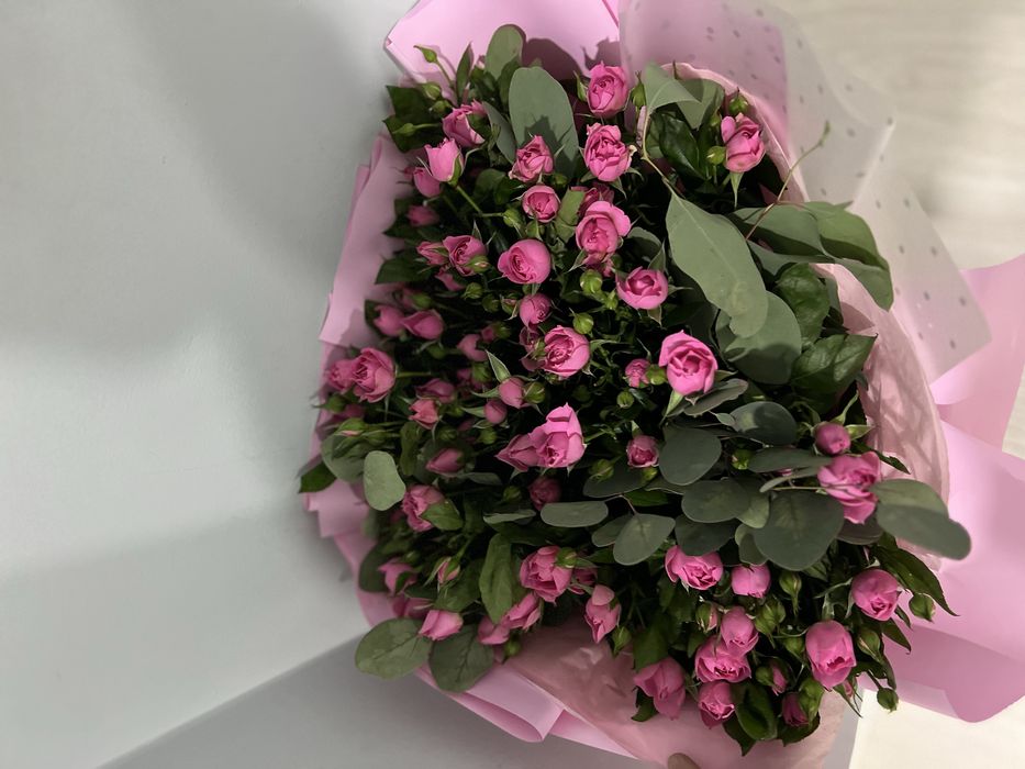 Букет кустовых роз