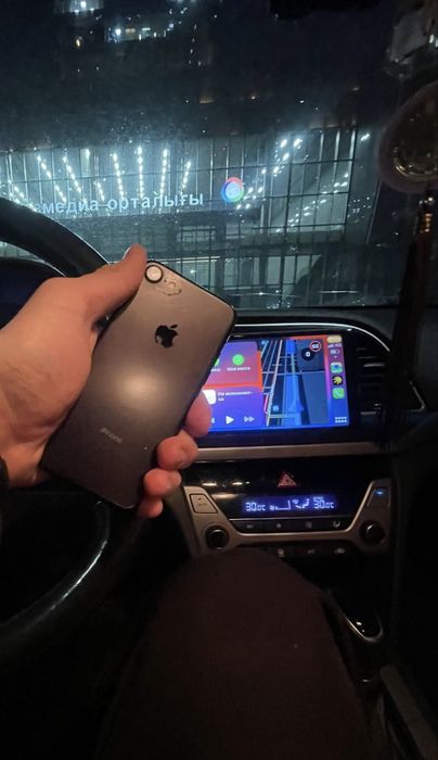 Продам Iphone 7 в хорошем состоянии