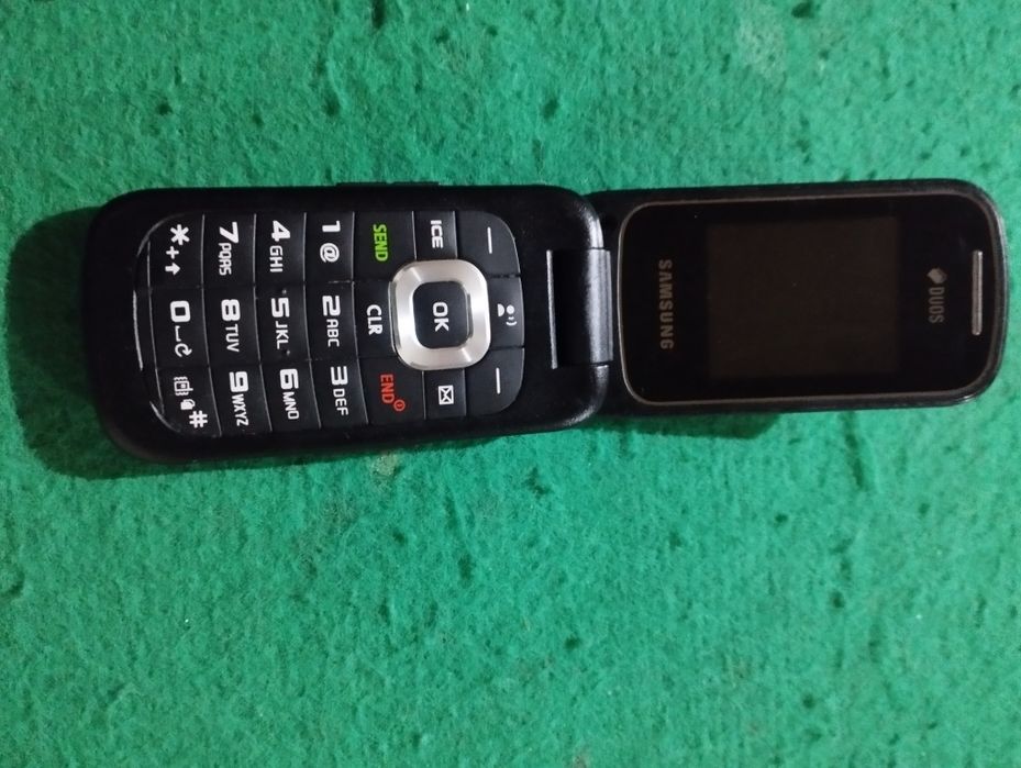 Samsung dous telefon sotiladi