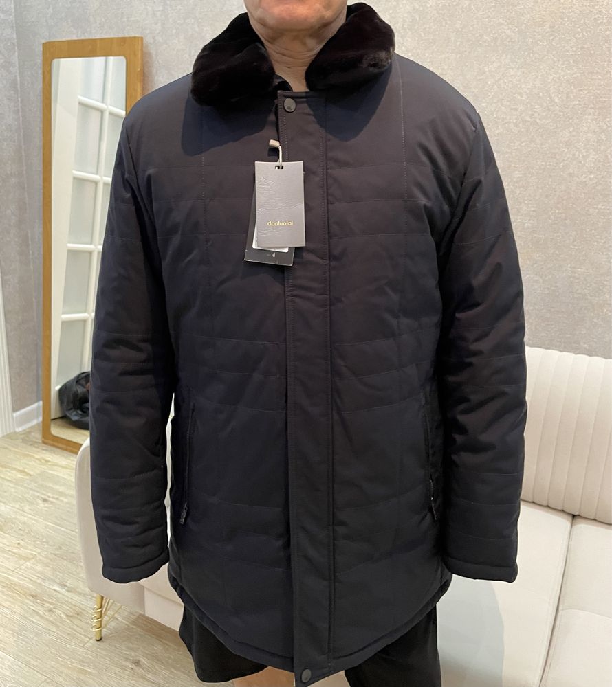 Продается зимняя мужская куртка