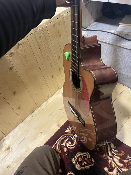 Klassik gitara. ORIGINAL