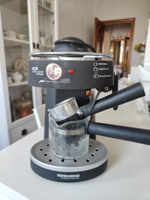Кофеварка Redmond